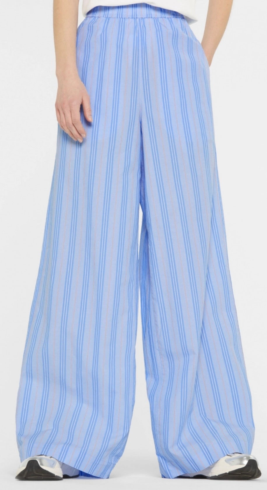 Senses The Label Gestreifte Hose PEL:LE im Pyjama-Stil shirt blue / iconic orange