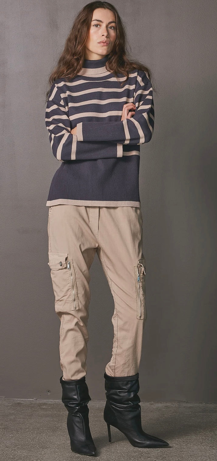 Nü Carmen Cargo Hose