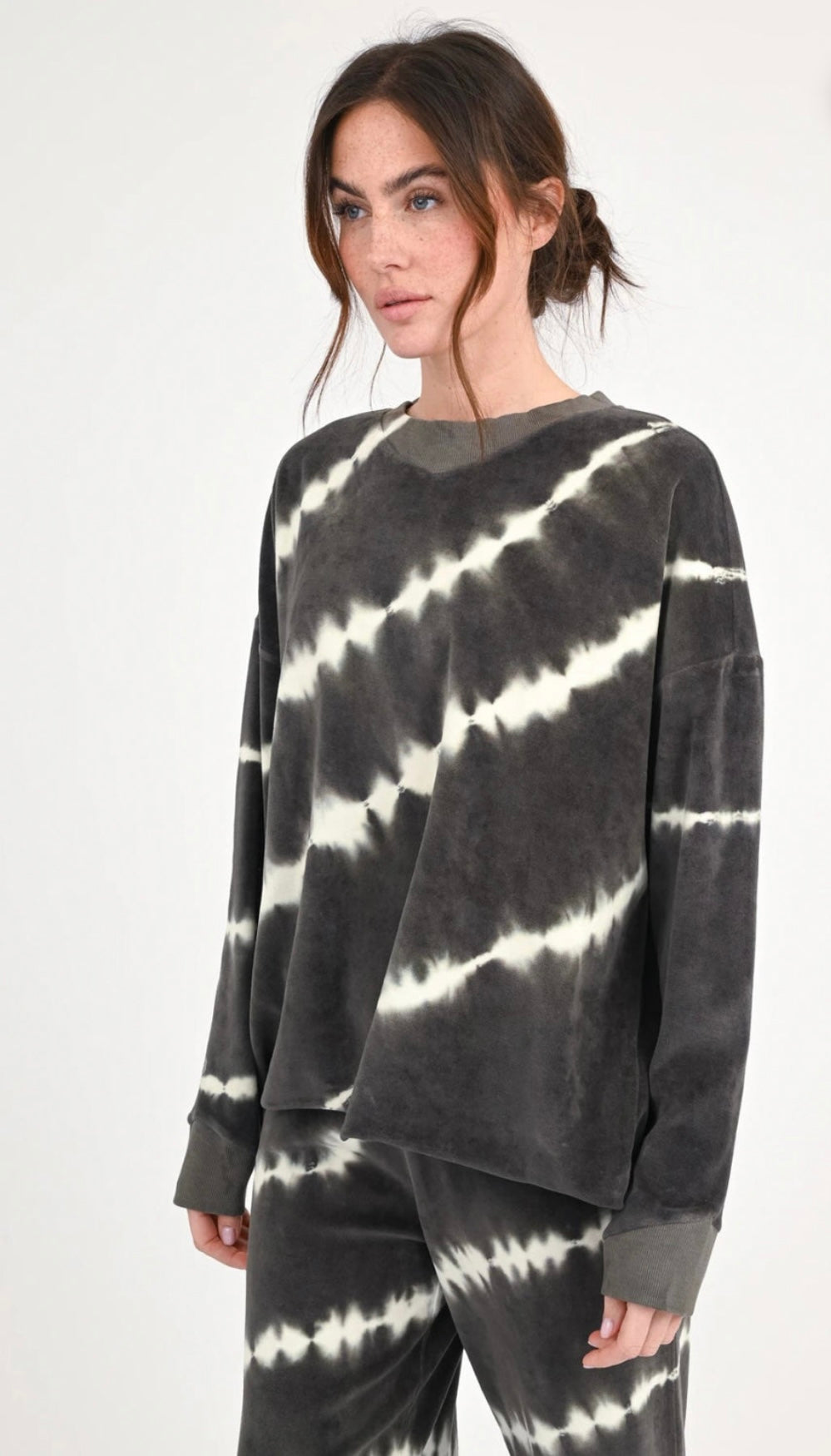 Love Joy Victory Velvet Sweatshirt Batik Wayne