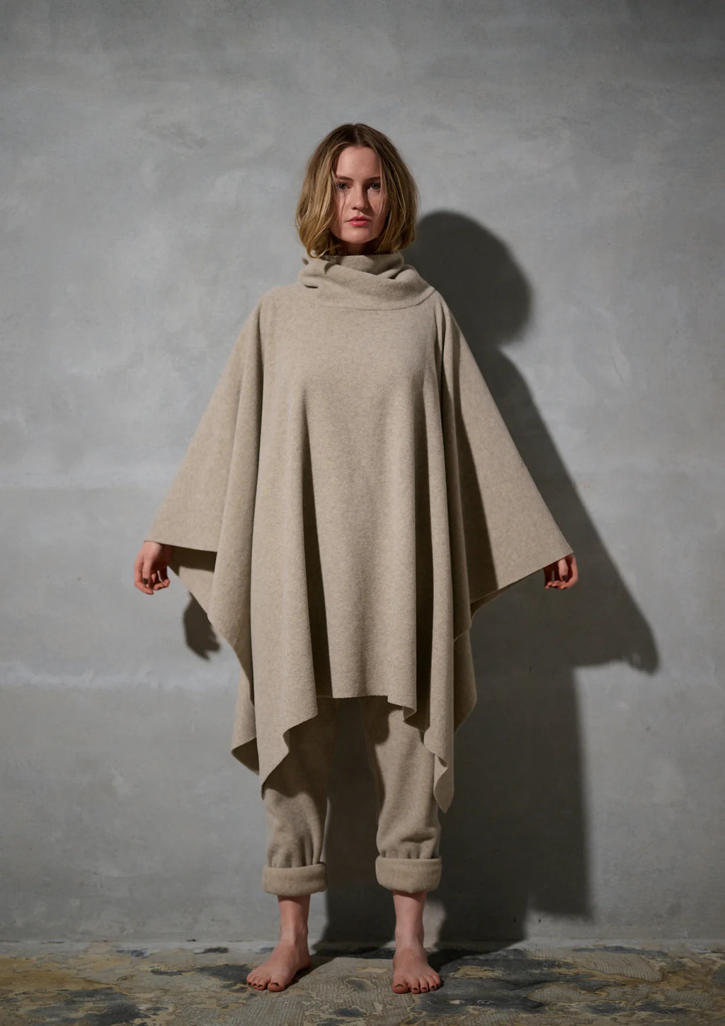 HSCPH Henriette Steffensen Lounge Poncho Farbe Bark ( dunkles oliv)