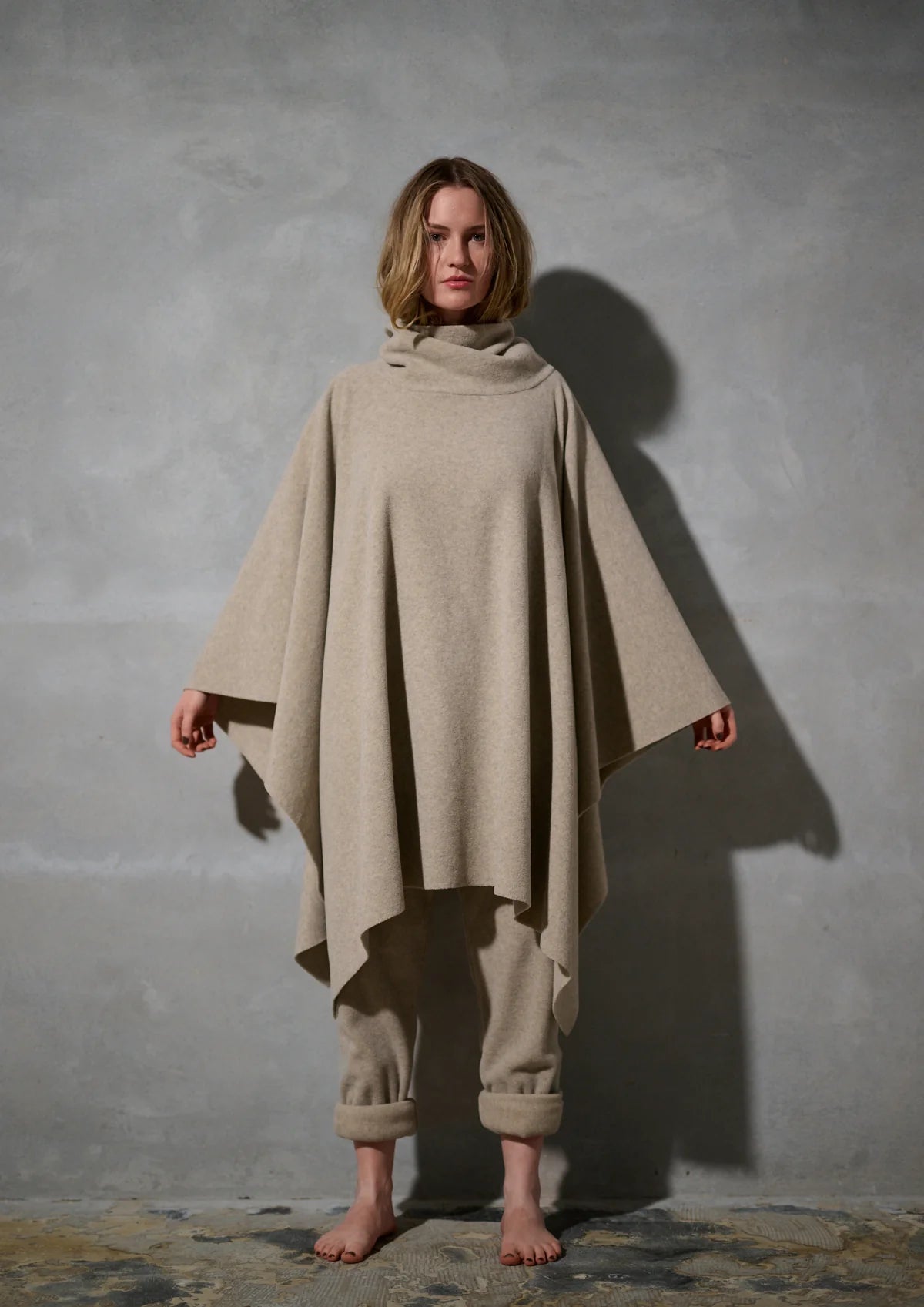 HSCPH Henriette Steffensen Lounge Poncho Farbe Bark ( dunkles oliv)