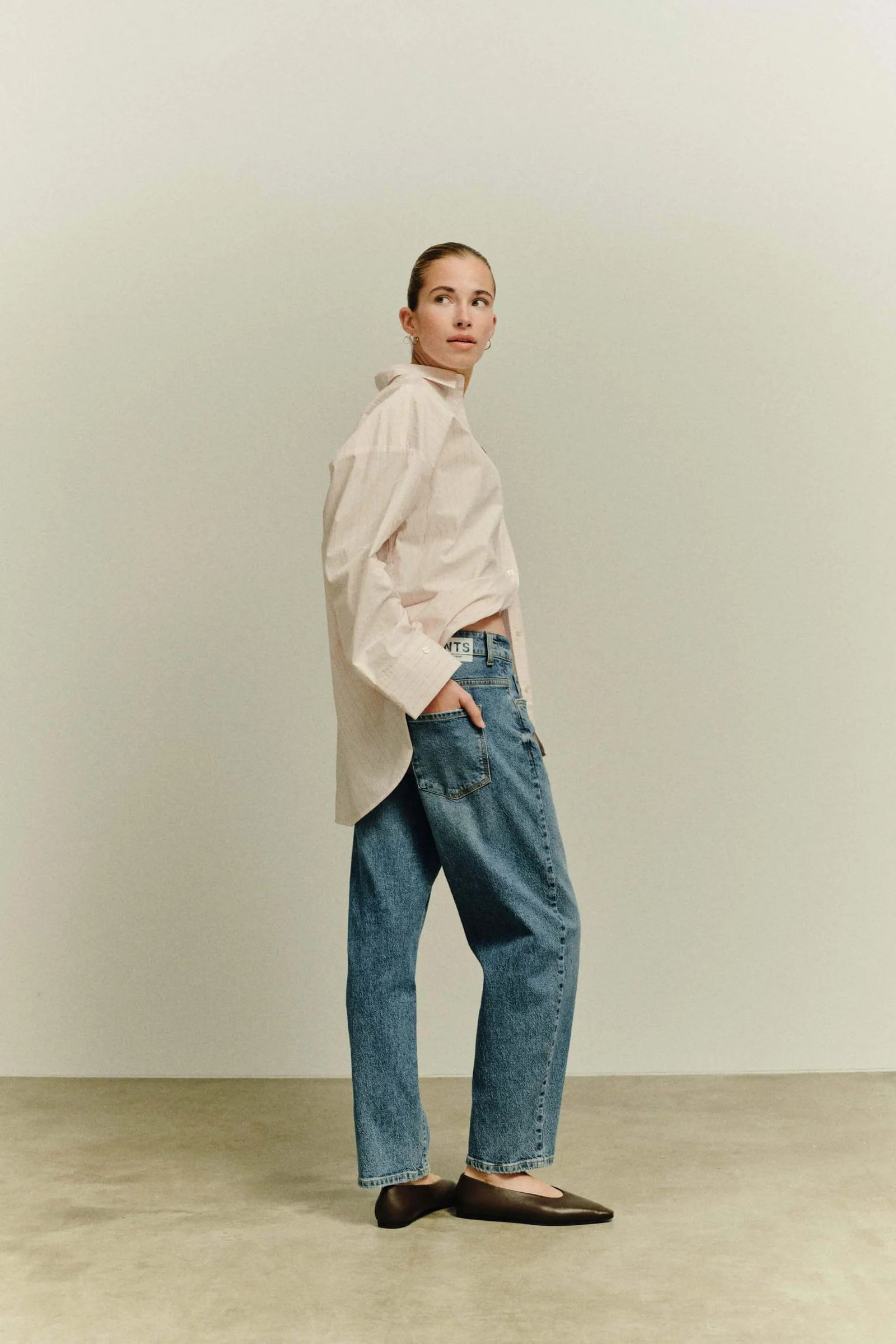 PNTS 05_The O Shape mittleres Blau