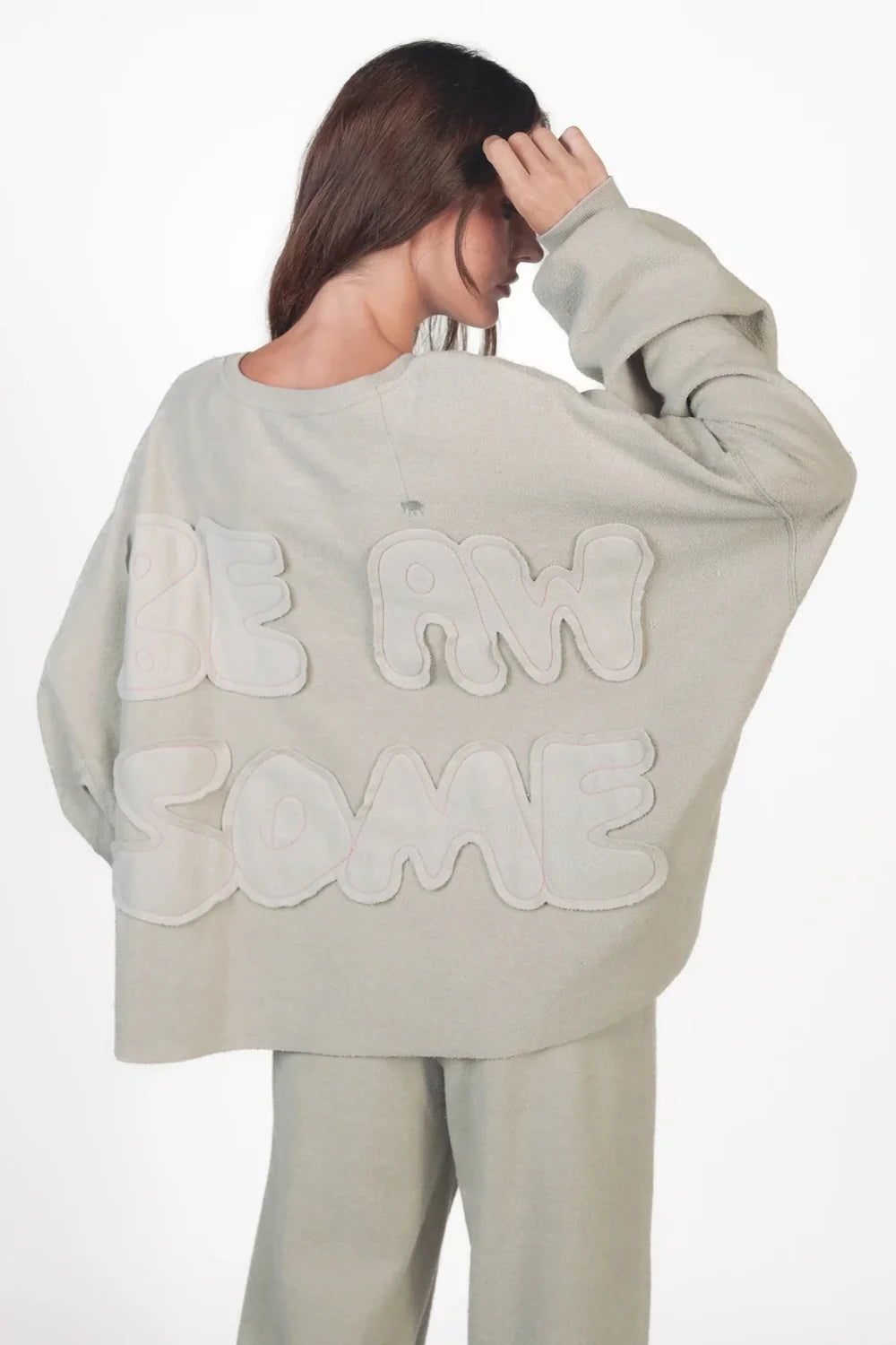 Love Joy Victory „Be Awsome“ Frottee Sweatshirt Bira in pussywillow Grey oder Pink Lemonade