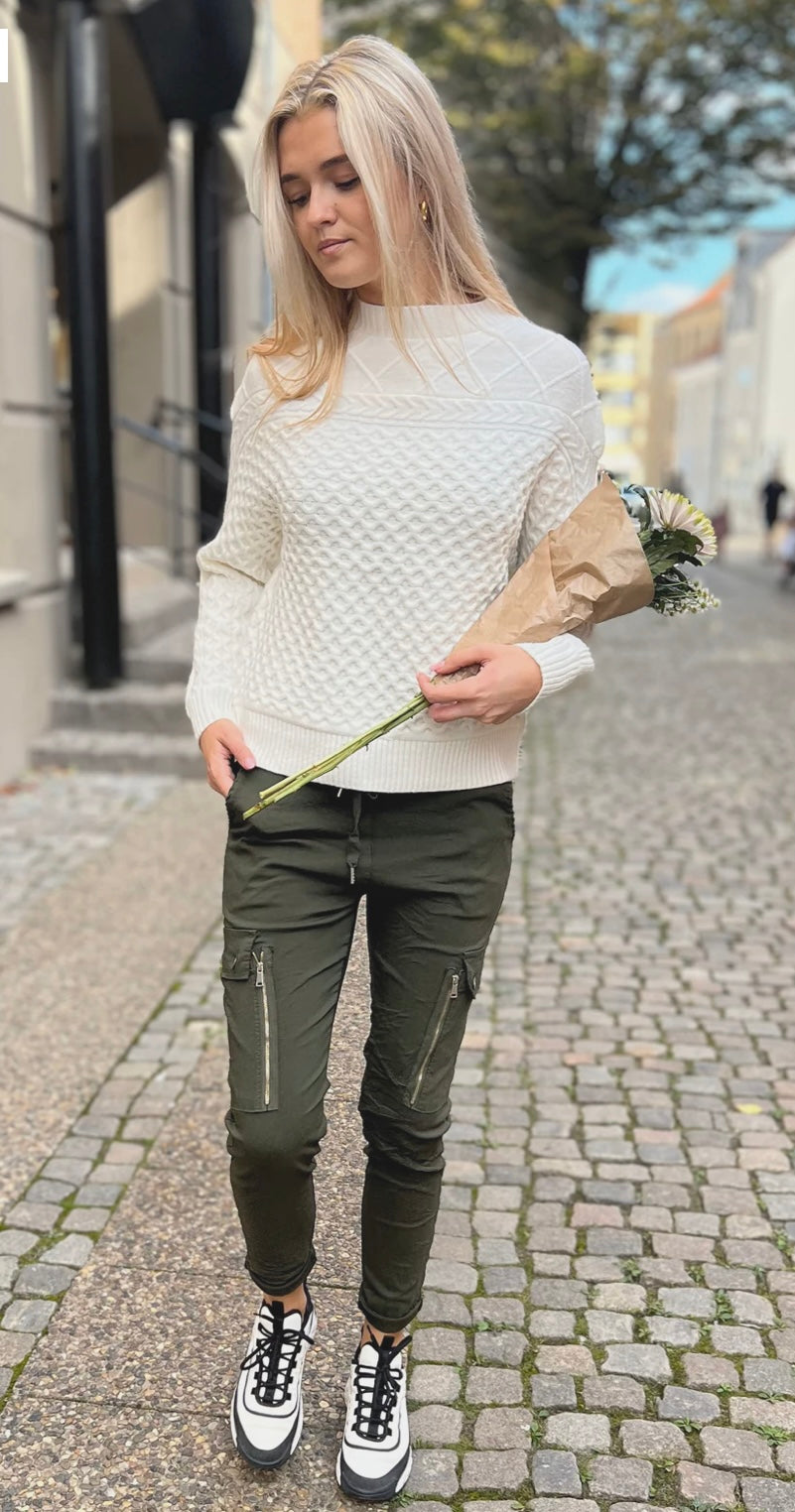 Nü Carmen Cargo Hose