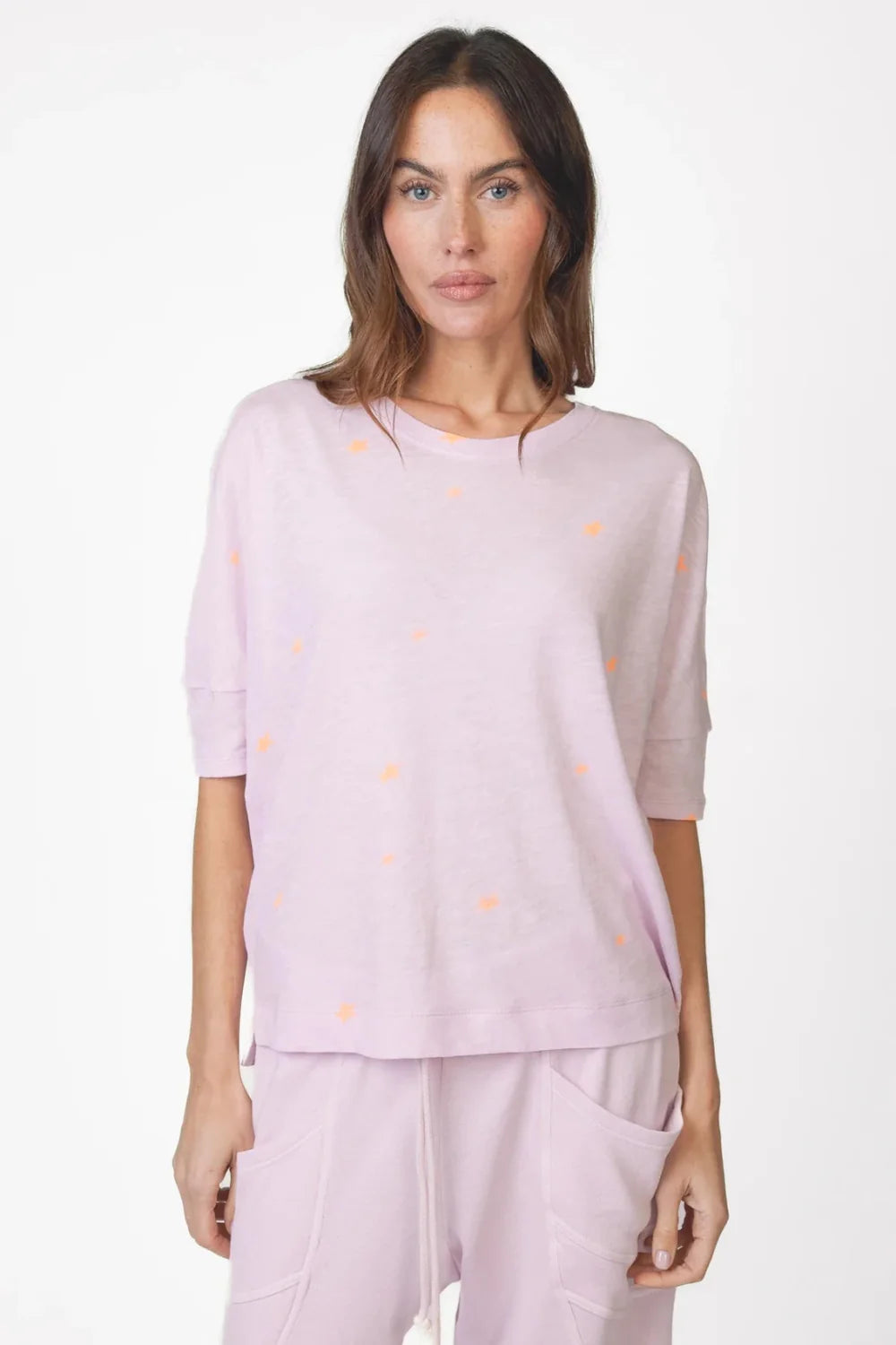 Love Joy Victory Daisy T-Shirt Sternenprint in Berry sorbet oder Chalk