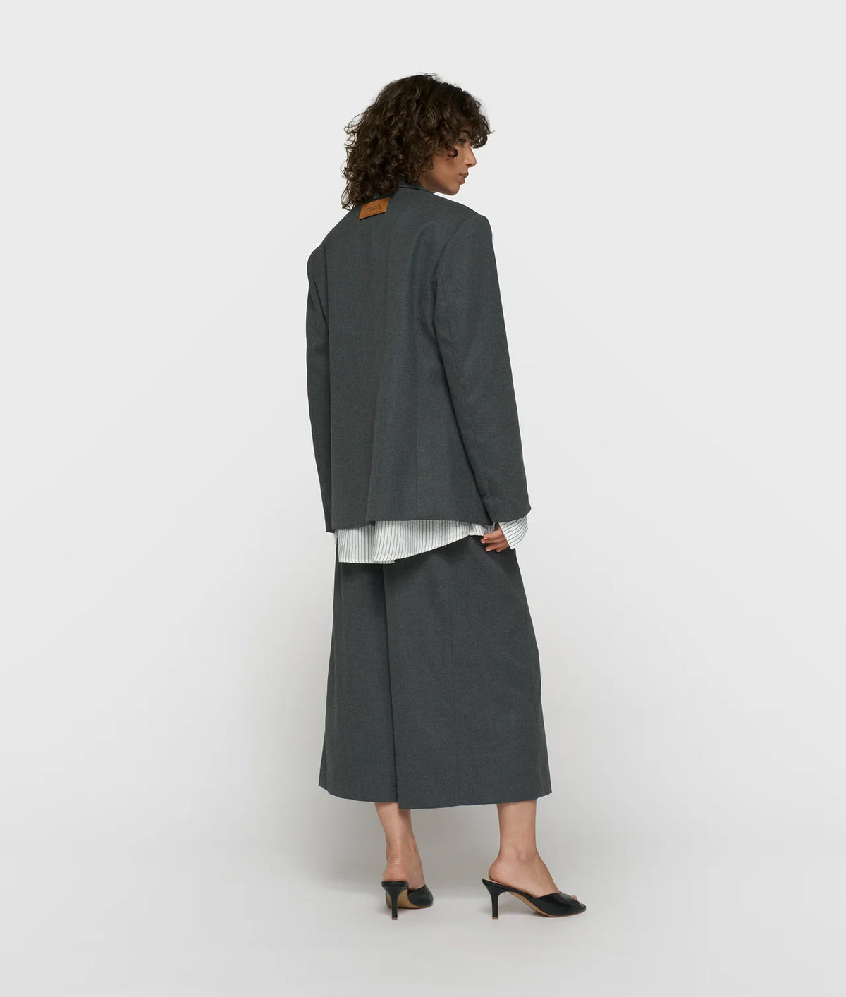 10 Days Elegante Bermuda Antra Melee