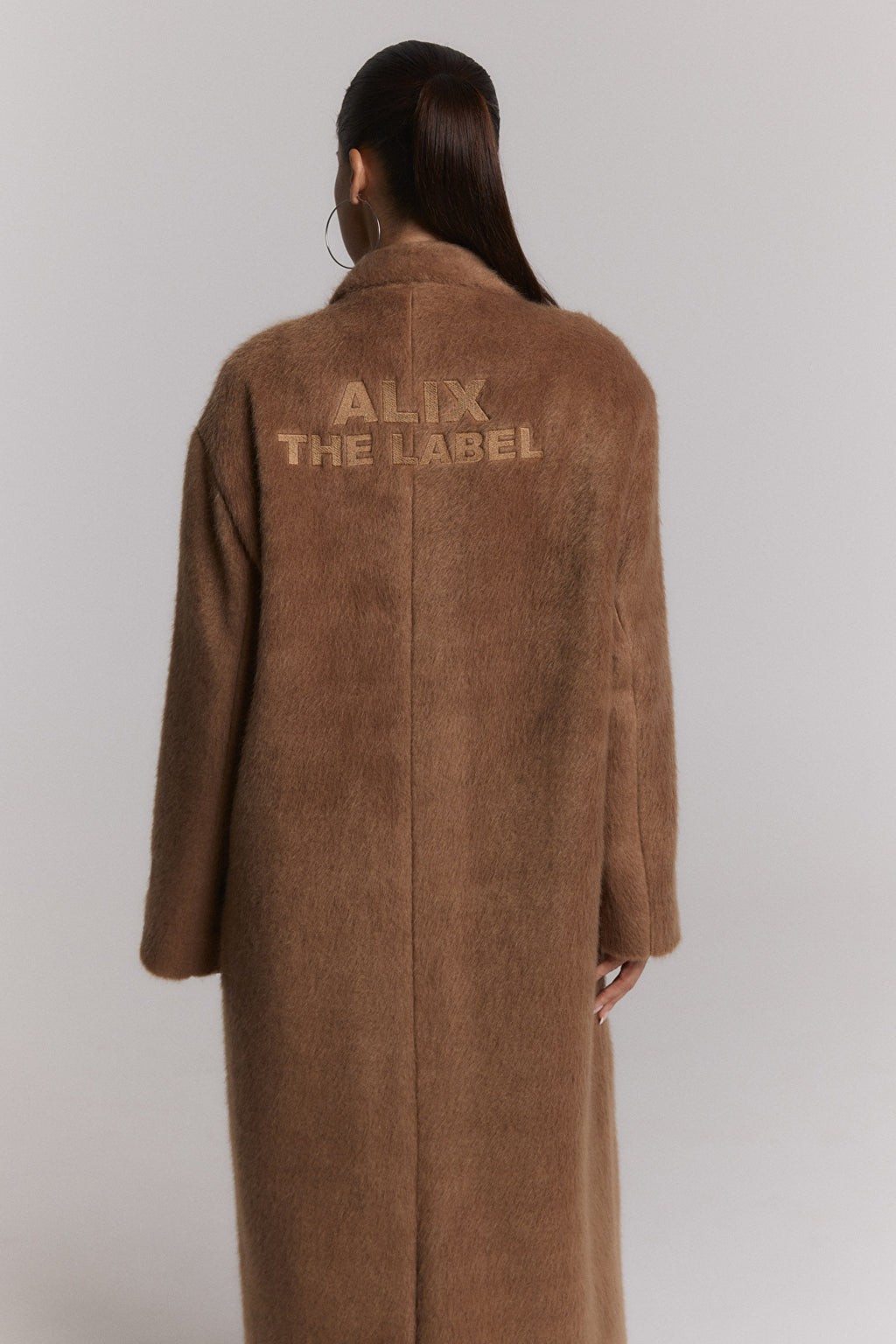 Alix The Label Long Hairy Mantel Camel Farben