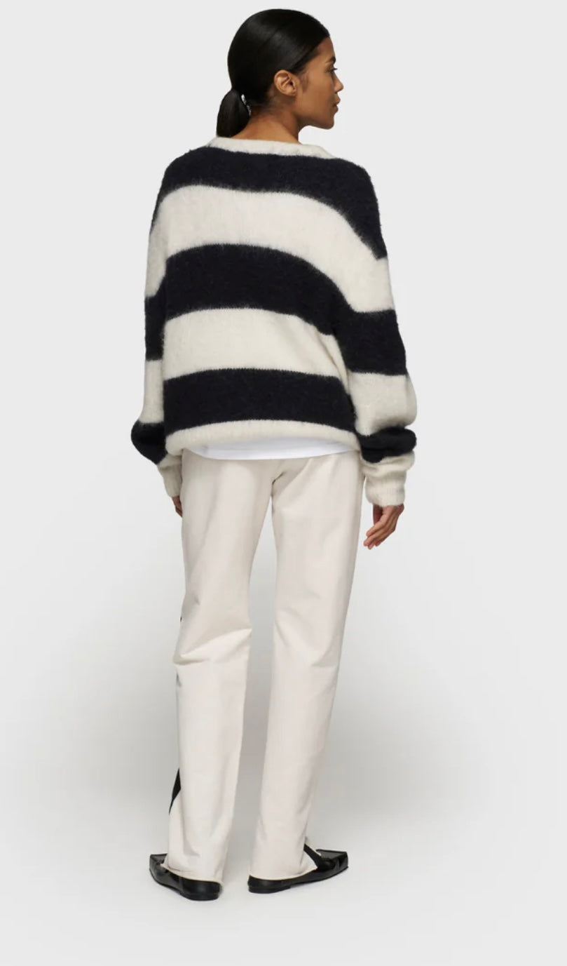 10 DAYS Cropped Hairy Knit Sweater Ecru/Black