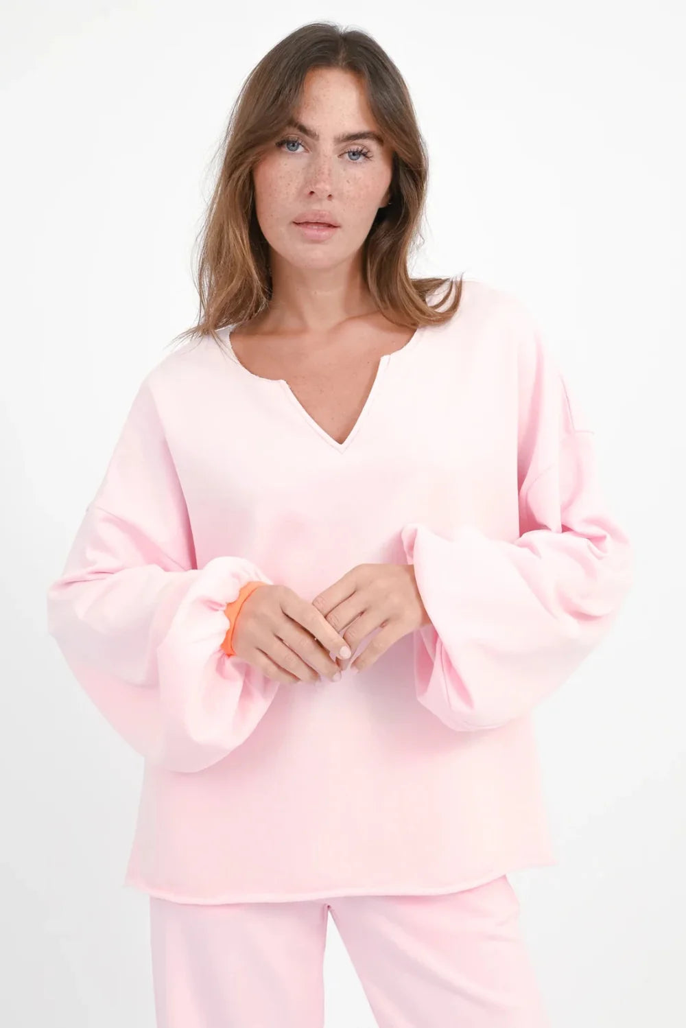 Love Joy Victory Sweatshirt Alamosa rose ice