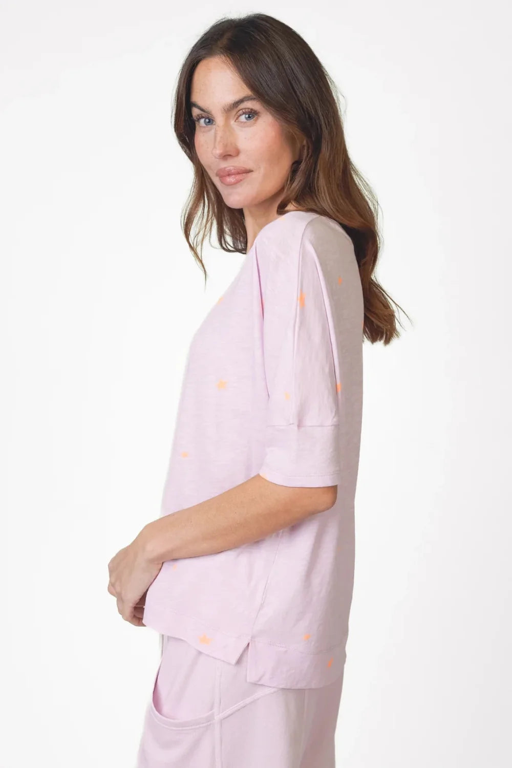 Love Joy Victory Daisy T-Shirt Sternenprint in Berry sorbet oder Chalk