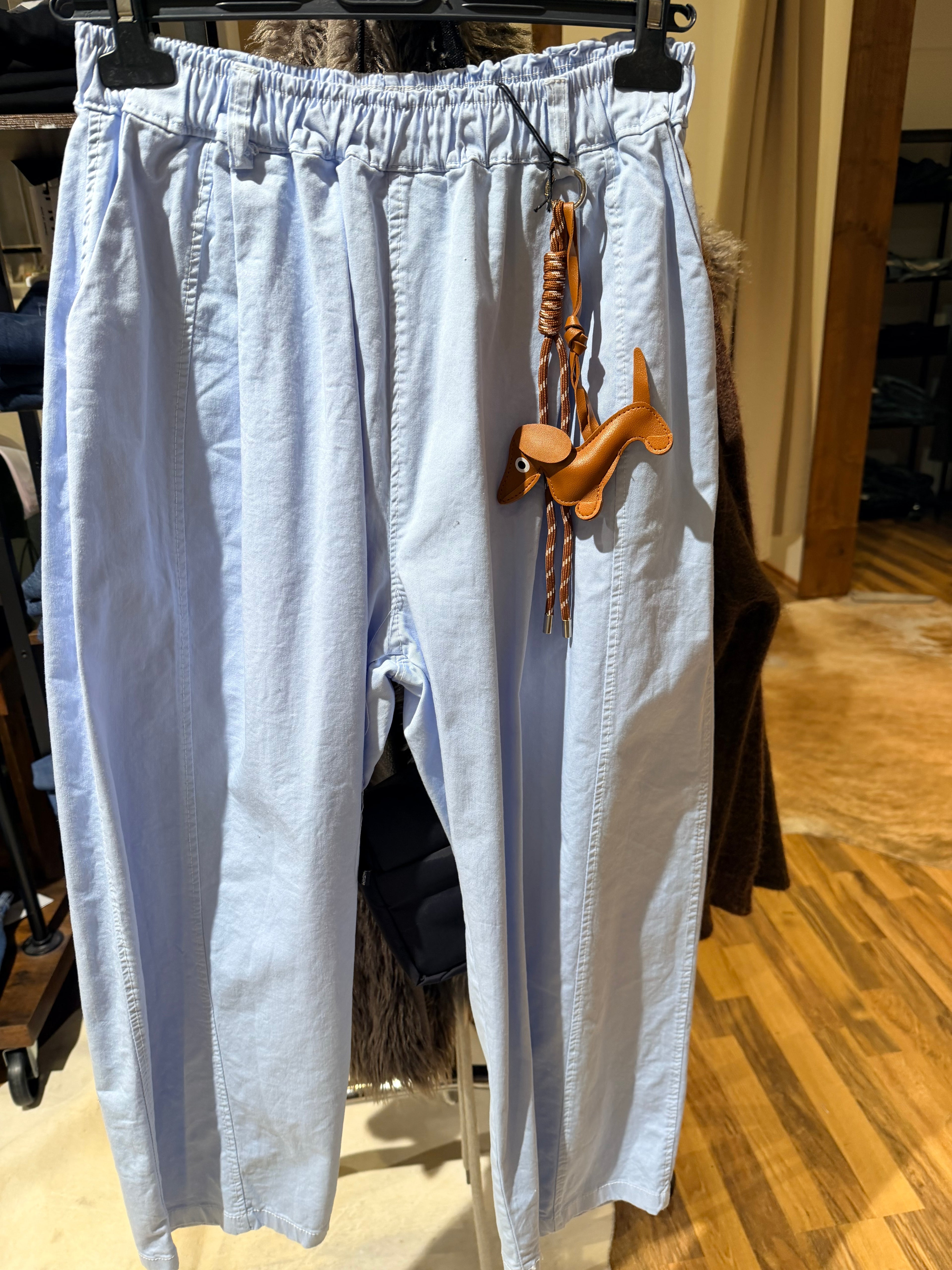 Cropped O-Shape Chino Hose hellblau