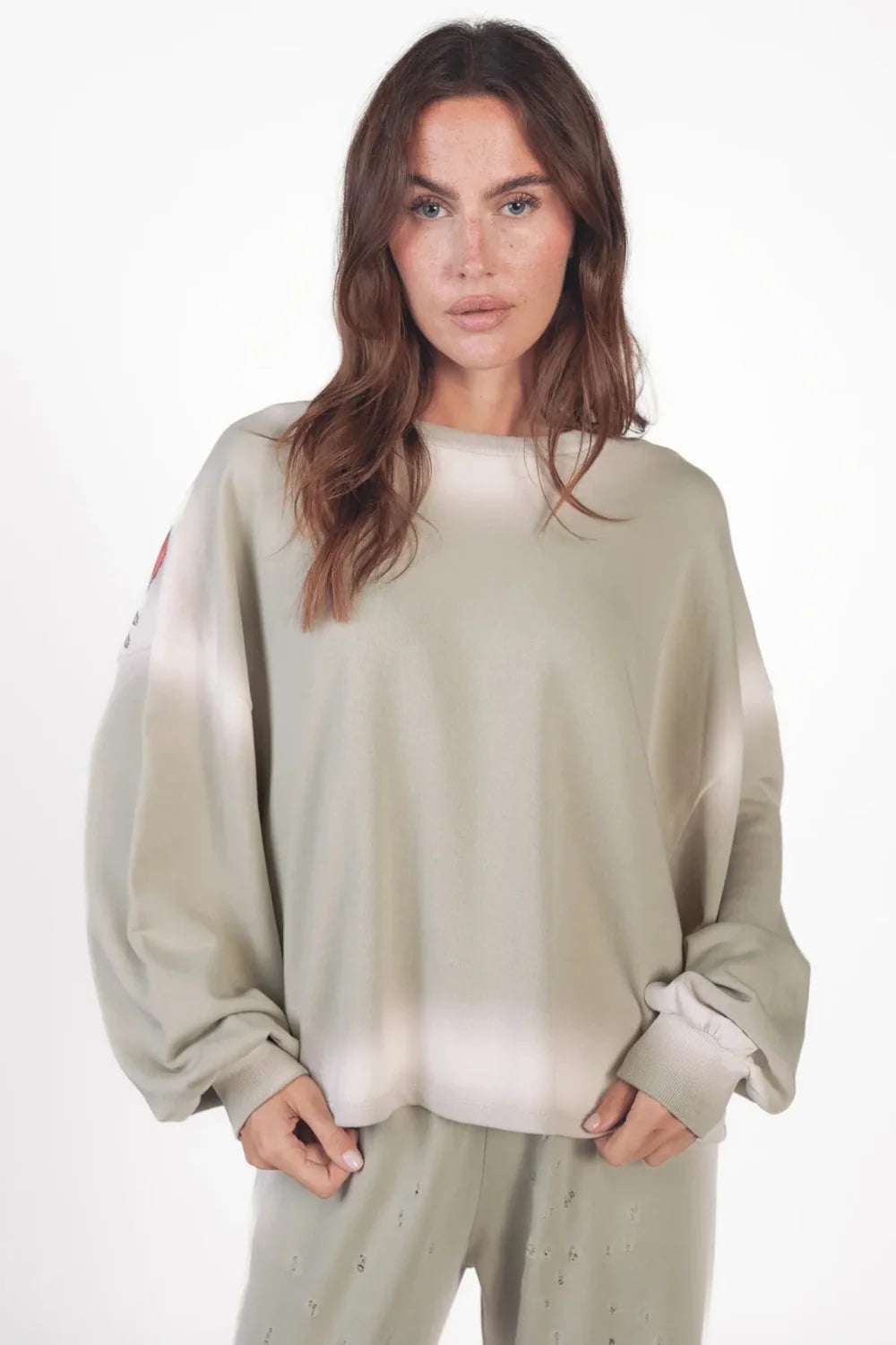 Love Joy Victory Bedrucktes Sweatshirt Tari in pussywillow Grey