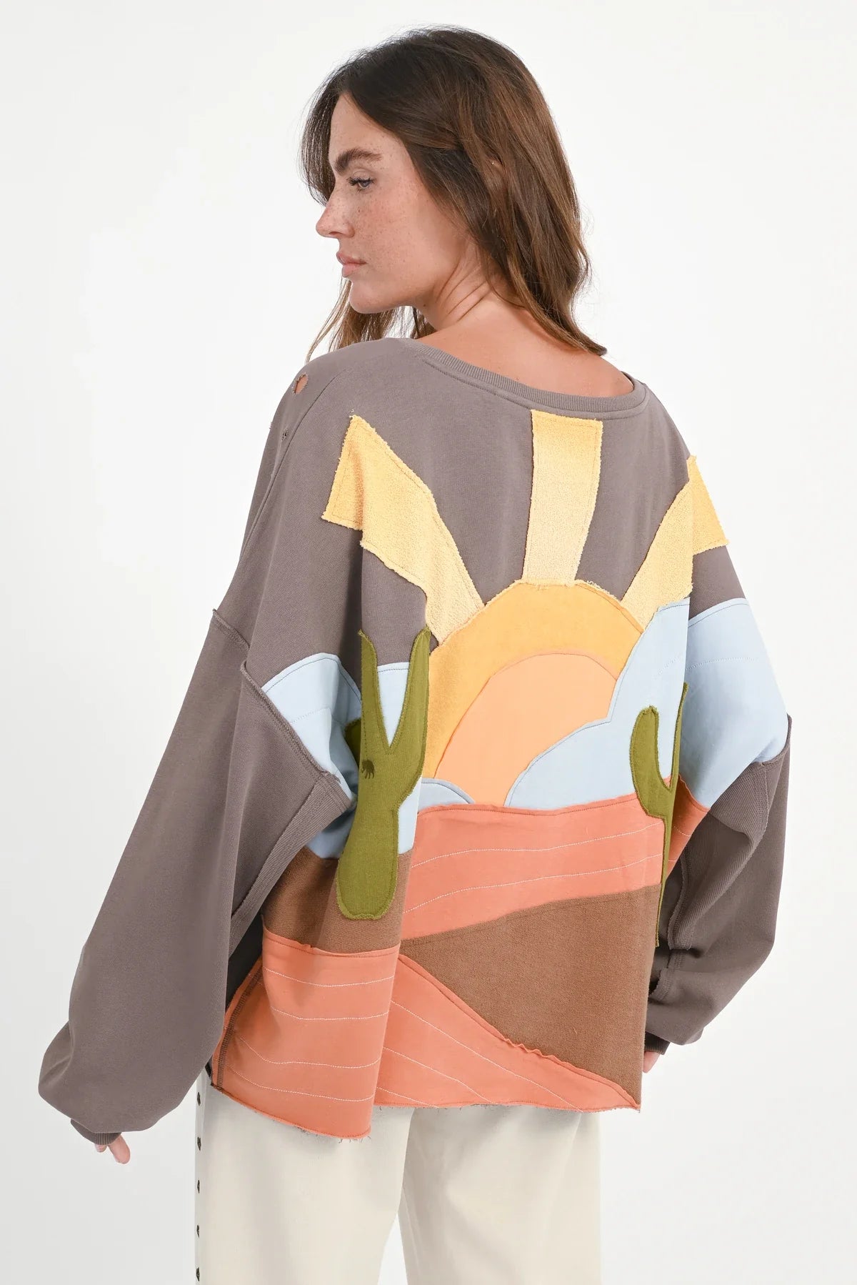 Love Joy Victory Sweatshirt Bira mit Rückenapplikation