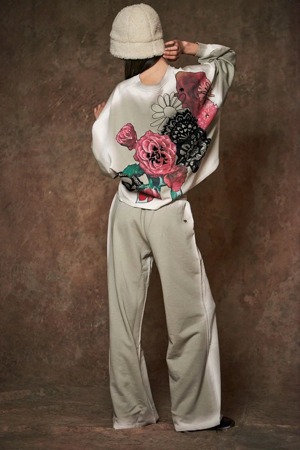 Love Joy Victory Bedrucktes Sweatshirt Tari in pussywillow Grey