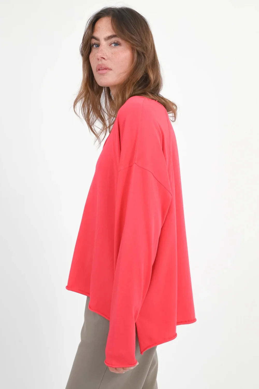 Love Joy Victory Oversized Longsleeve Charlotte in Geranium oder weiß