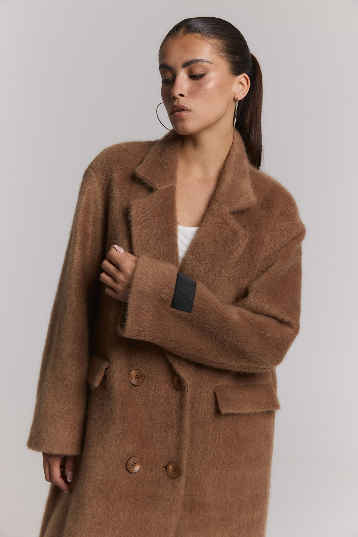 Alix The Label Long Hairy Mantel Camel Farben