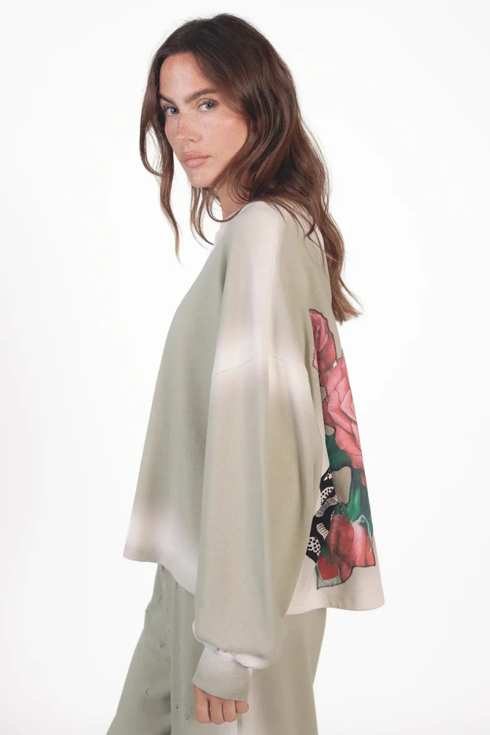 Love Joy Victory Bedrucktes Sweatshirt Tari in pussywillow Grey