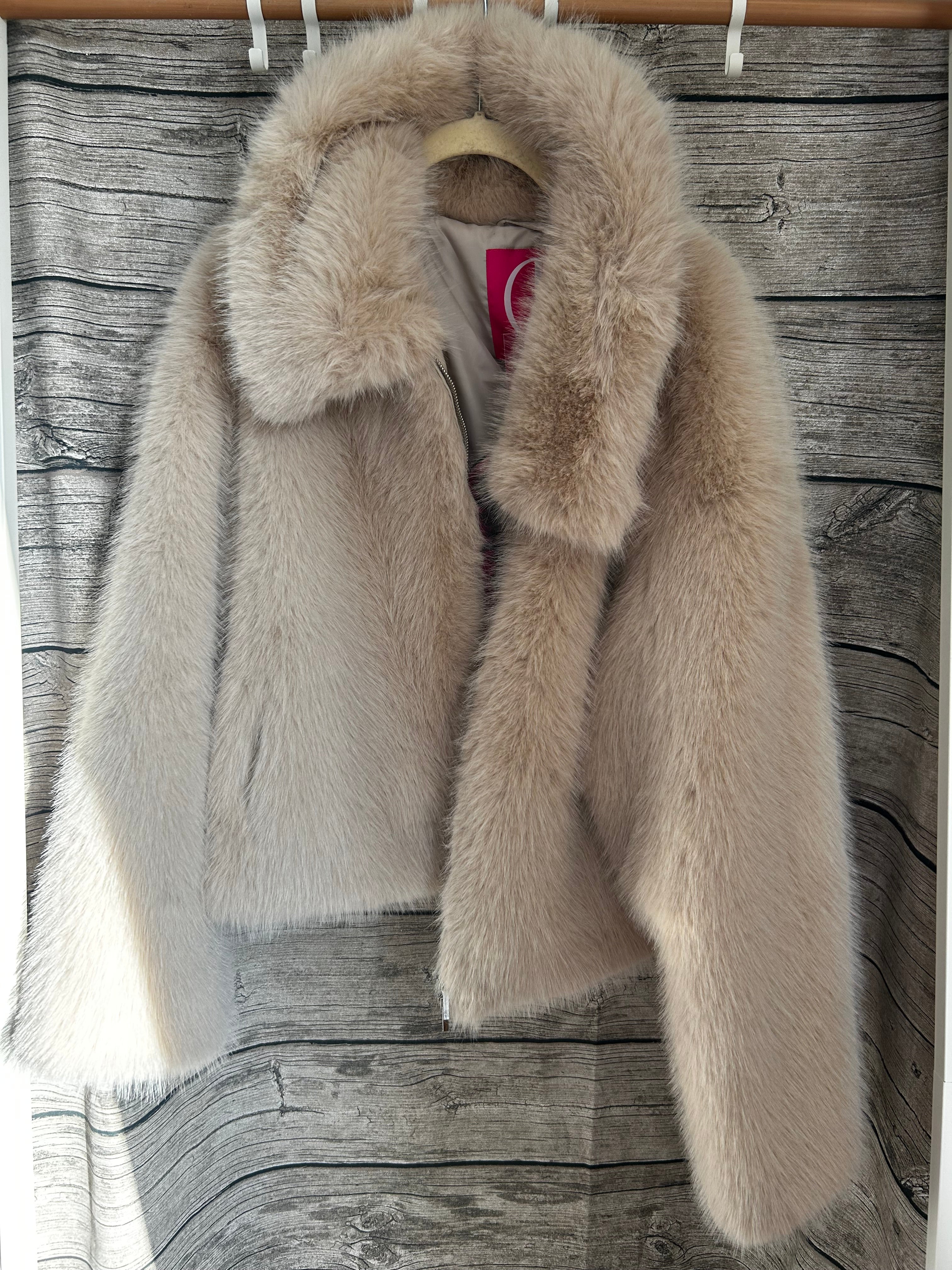 OP_Absurd Pandora Mink Jacke cremefarben