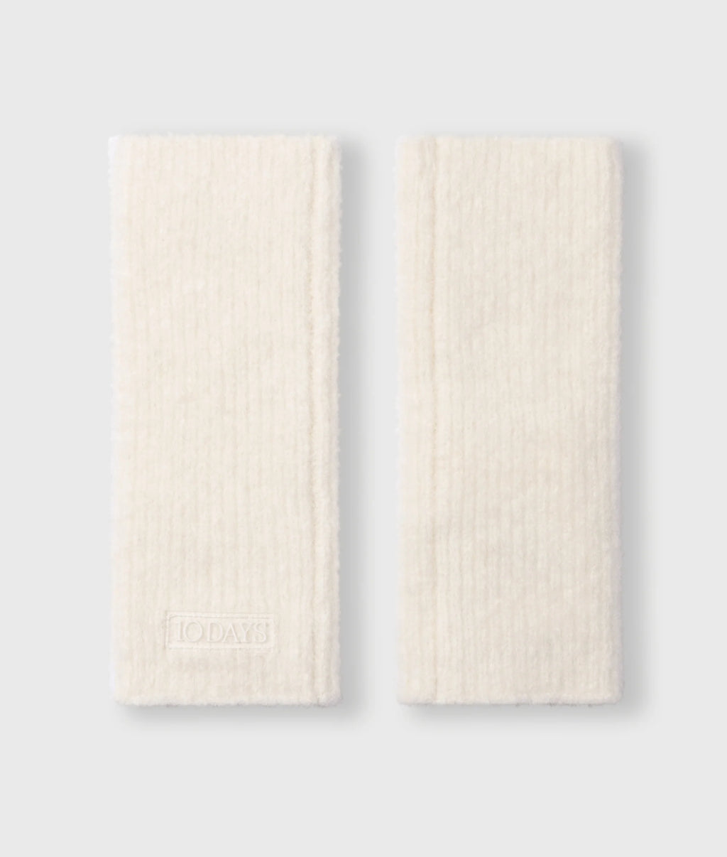 10 DAYS Hairy Knit Gloves Ecru