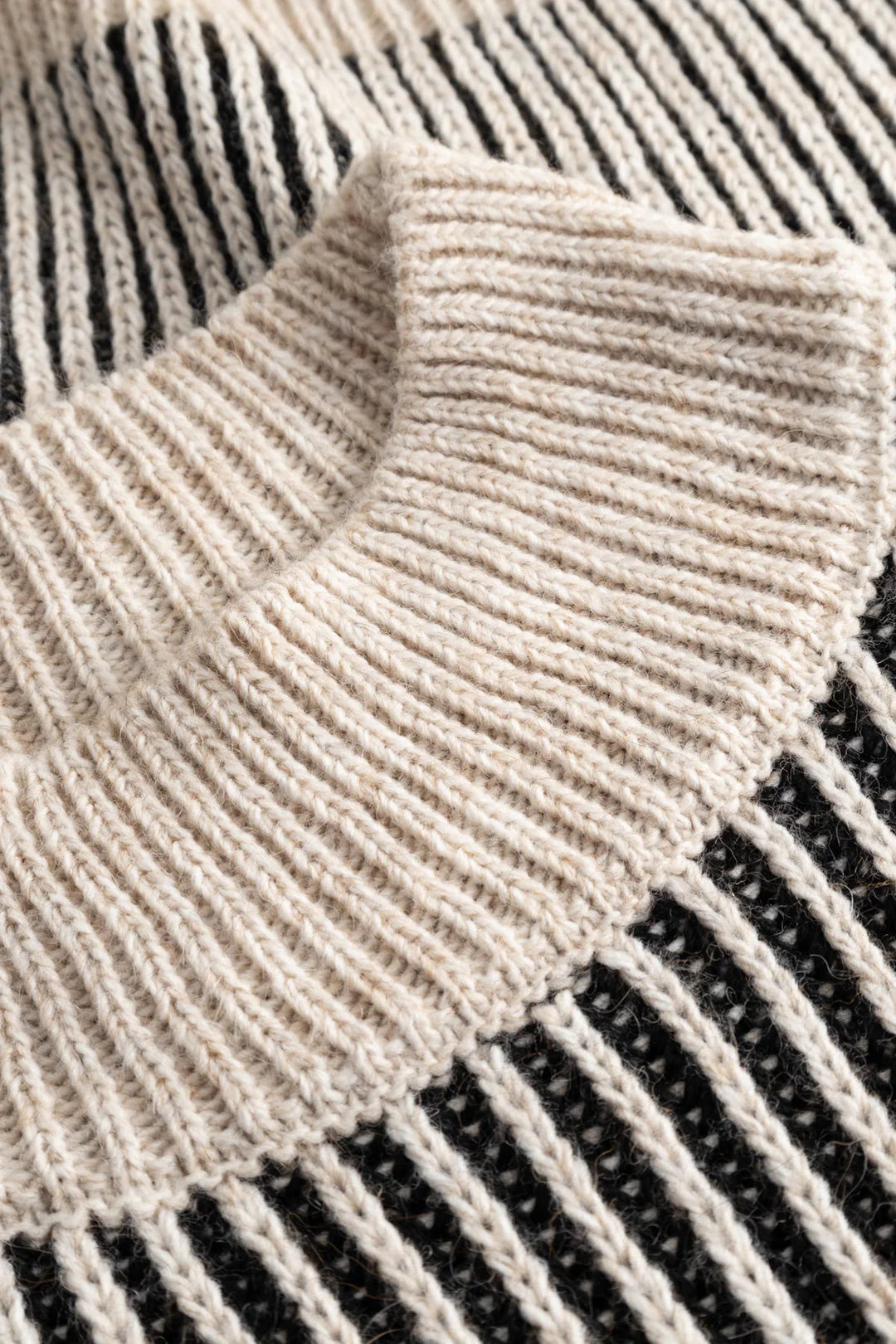 Noella Lassie Knit Pullover black / Offwhite