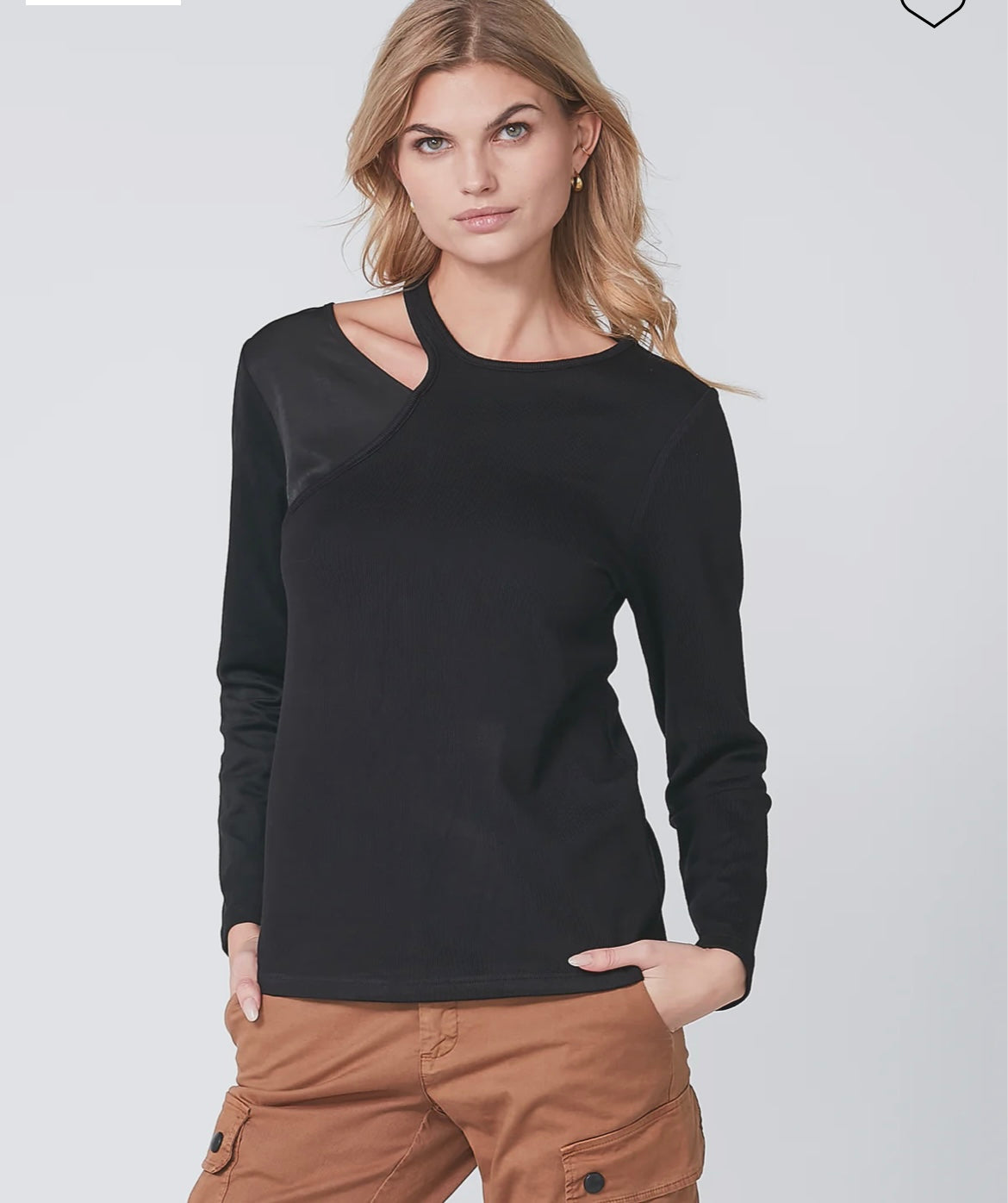 Nü Rein Pullover Cut out