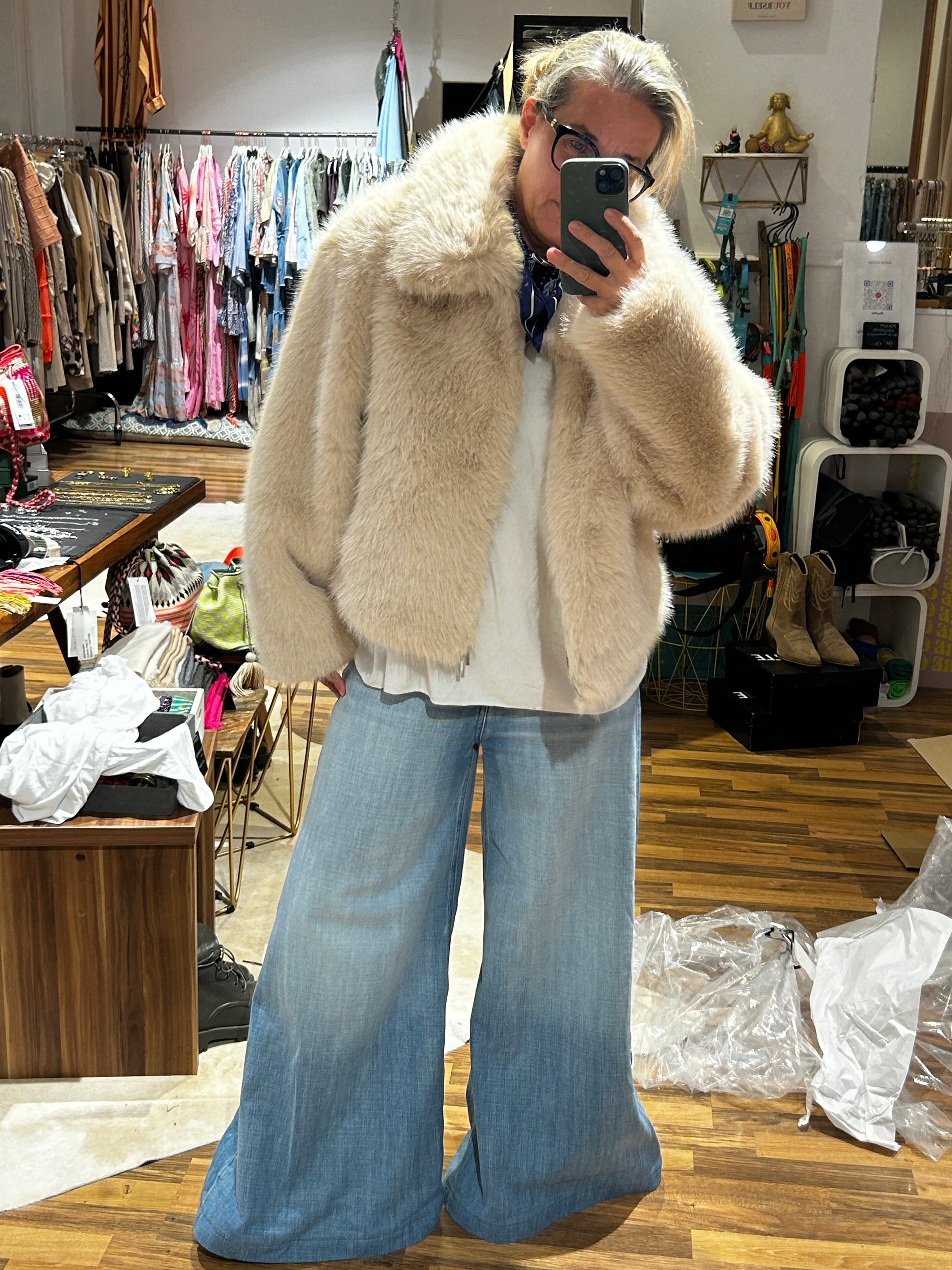 OP_Absurd Pandora Mink Jacke cremefarben