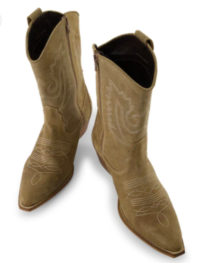 Juul&Belle Cowboy Boots
