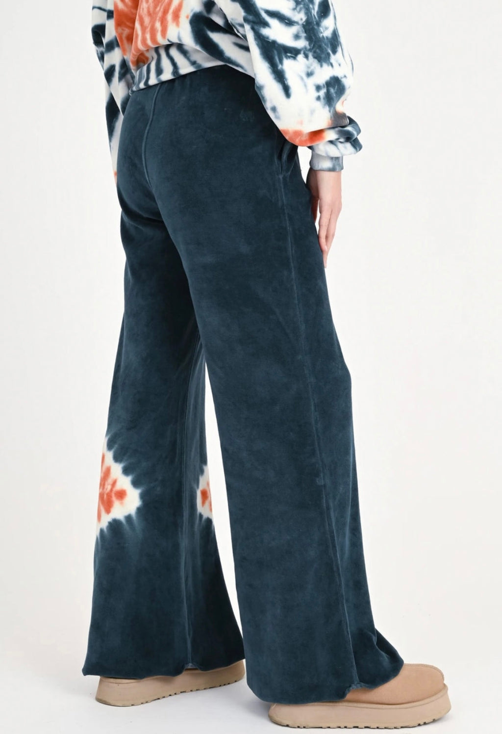 Love Joy Victory Velvet Batik Sweathose Lulu